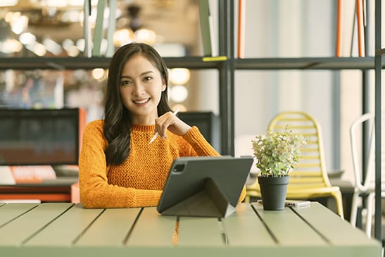 smart casual asian businesswoman startup company entrepreneur sm - Seahawk